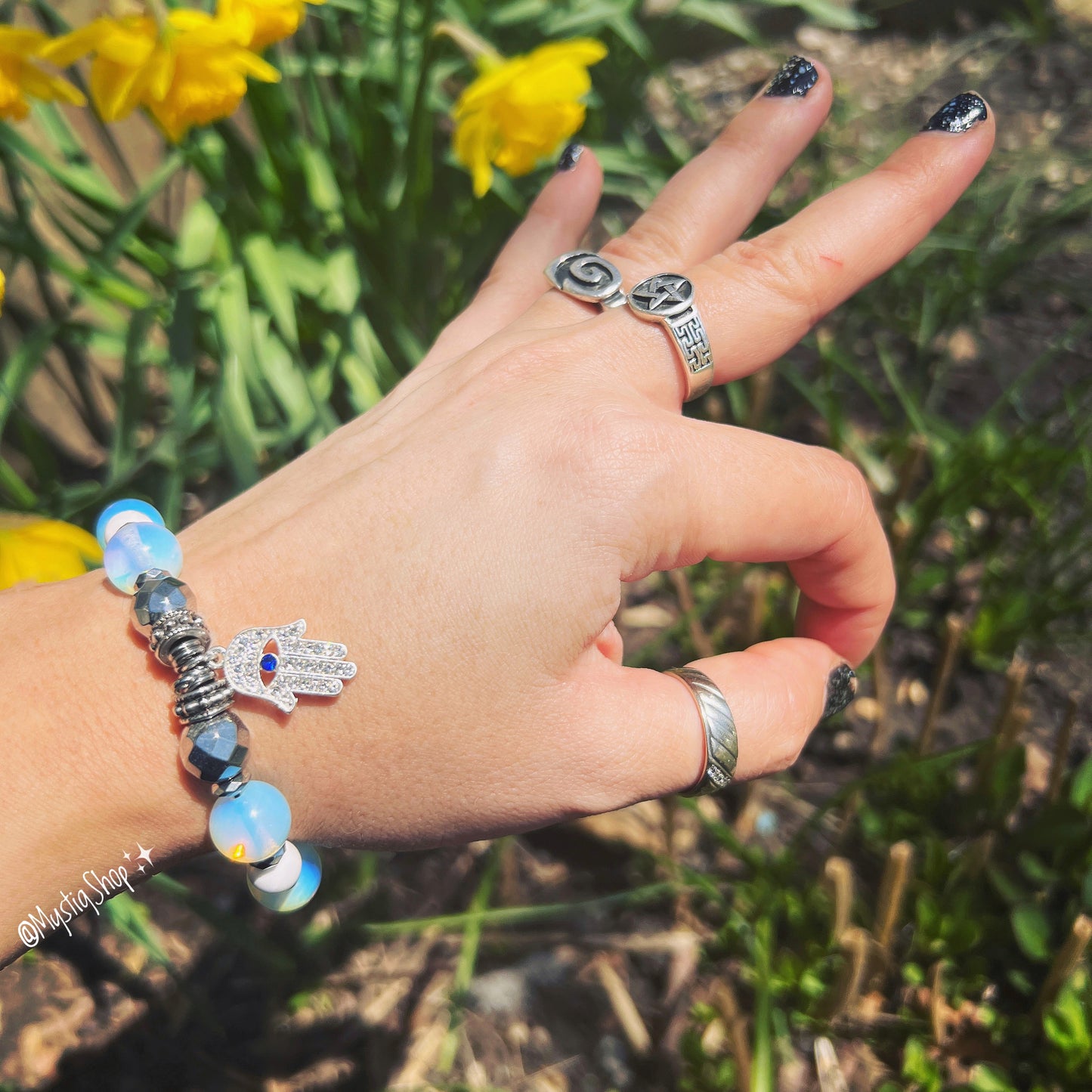 ✨DECADENT PURITY HAMSA BRACELET✨