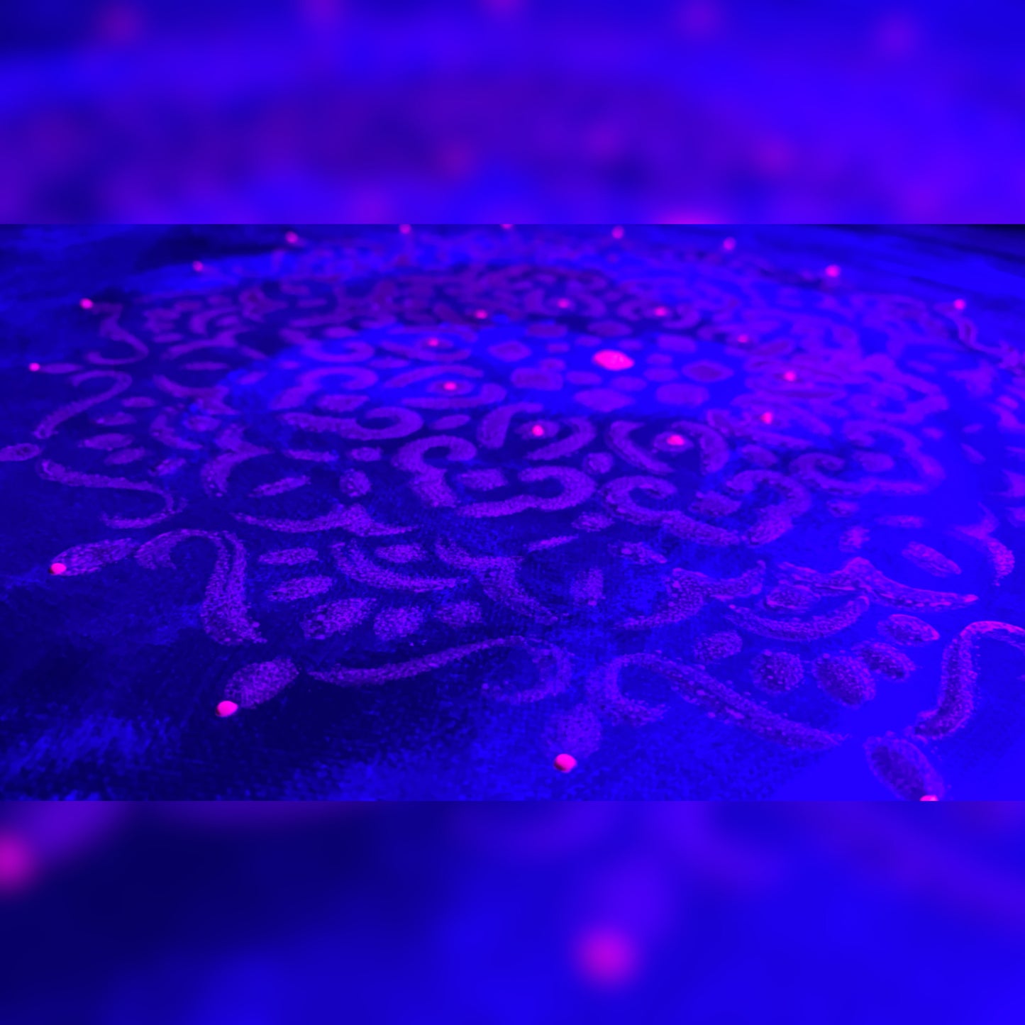 UV Painting: “Knowing in UV”